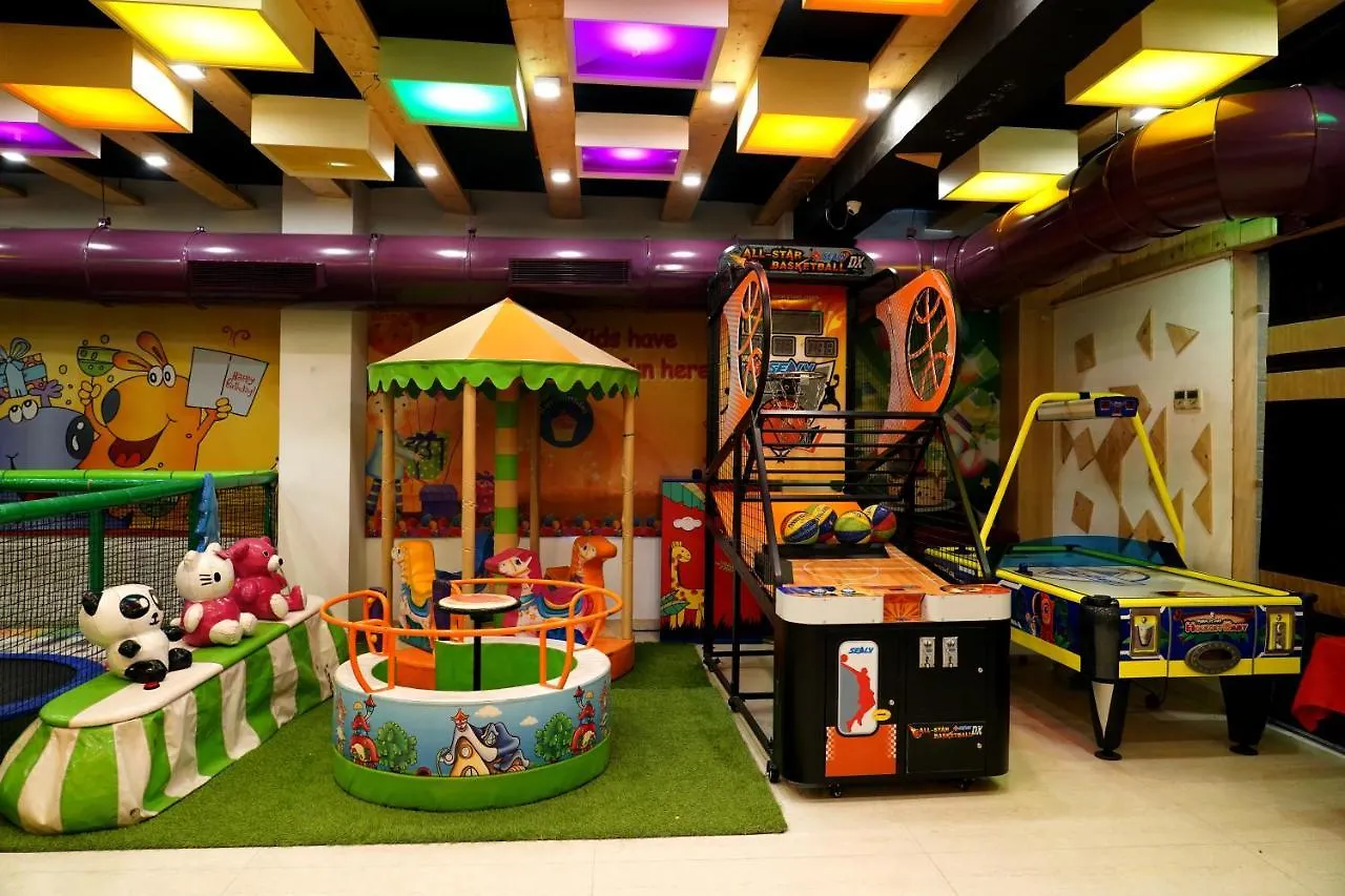 Hotel Coral Star Chandigarh 4*,  India