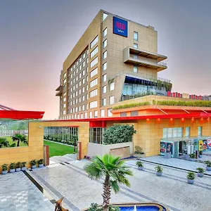 5* מלון Radisson Red Mohali